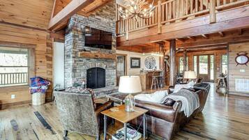 House (5 Bedrooms) | Interior