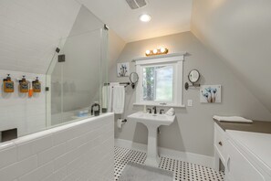 House (3 Bedrooms) | Interior - Walk to Lake Arrowhead Village: Bright Gem w/ Deck (Lake Arrowhead)