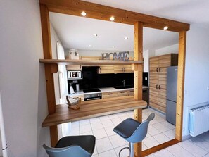 Fridge, microwave, oven, dishwasher - Le Cocon Provençal, T2 Downtown Hyères (Hyères)