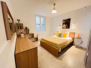 2 bedrooms, WiFi - Between land and sea, T3 facing the sea (Hyères)