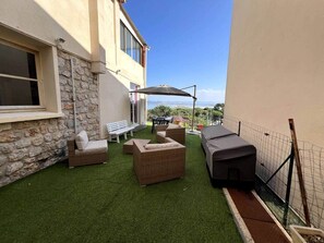 Terrace/patio - Between land and sea, T3 facing the sea (Hyères)