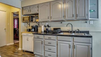 House (1 Bedroom) | Interior