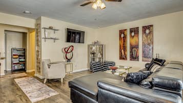 House (1 Bedroom) | Interior