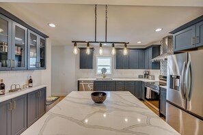 Interior - Extended Stay in South Haven! Pet-friendly Home (South Haven)