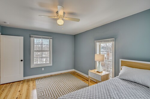 Extended Stay in South Haven! Pet-friendly Home