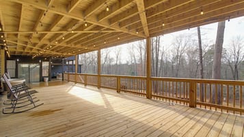 Rumah (3 Bedrooms) | Bagian depan properti