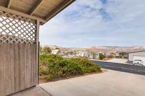 House (3 Bedrooms) | Interior - 3 Mi to Lake Powell! Desert Escape w/ Valley Views (Page)