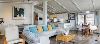 3 Mi to Lake Powell! Desert Escape w/ Valley Views