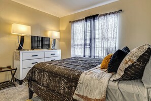 House (3 Bedrooms) | Interior - 1 Mi to Butler! Family-friendly Indianapolis Home (Indianapolis)