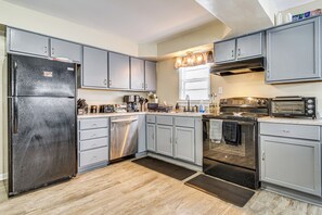 House (3 Bedrooms) | Interior - 1 Mi to Butler! Family-friendly Indianapolis Home (Indianapolis)