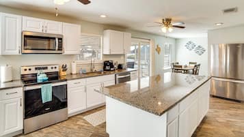 House (4 Bedrooms) | Interior