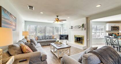 Lakeside Retreat: Large Spacious Home w/ Game Room