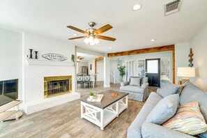 House (4 Bedrooms) | Interior - Lakeside Retreat: Large Spacious Home w/ Game Room (Kemp)
