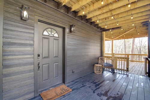 Woodsy North Georgia Mountain Hideaway w/ Fire Pit