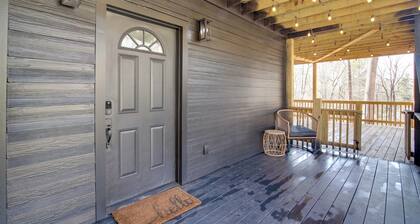 Woodsy North Georgia Mountain Hideaway w/ Fire Pit