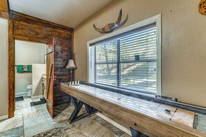 House (4 Bedrooms) | Interior - 2 Mi to Midtown: Ruidoso Retreat w/ Hot Tub! (Ruidoso)