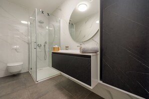 Basic House, Partial Sea View | Bathroom | Shower, hair dryer, towels - Byrfin residence (Vir)