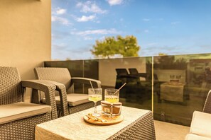 Basic House, Partial Sea View | Terrace/patio - Byrfin residence (Vir)