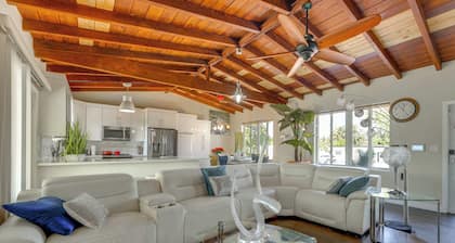 Oakland Park Gem w/ Year-round Pool, 4 Mi to Beach