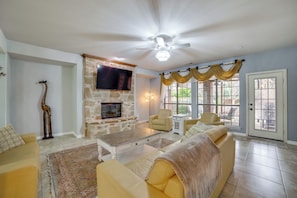 House (4 Bedrooms) | Interior - Great for Gatherings! Stylish Allen Home w/ Patio (Allen)