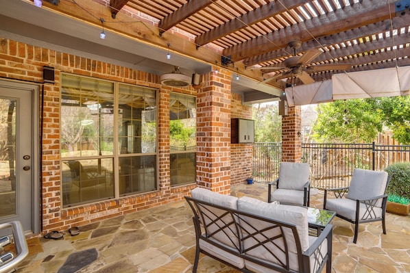 House (4 Bedrooms) | Interior - Great for Gatherings! Stylish Allen Home w/ Patio (Allen)