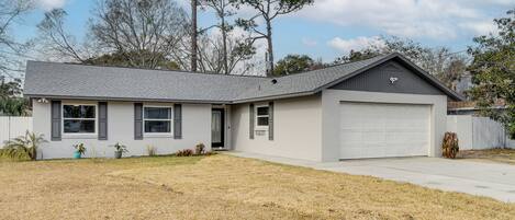 House (3 Bedrooms) | Front of property