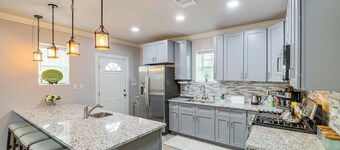 Fully Updated & Convenient! Baytown Home Near Dtwn