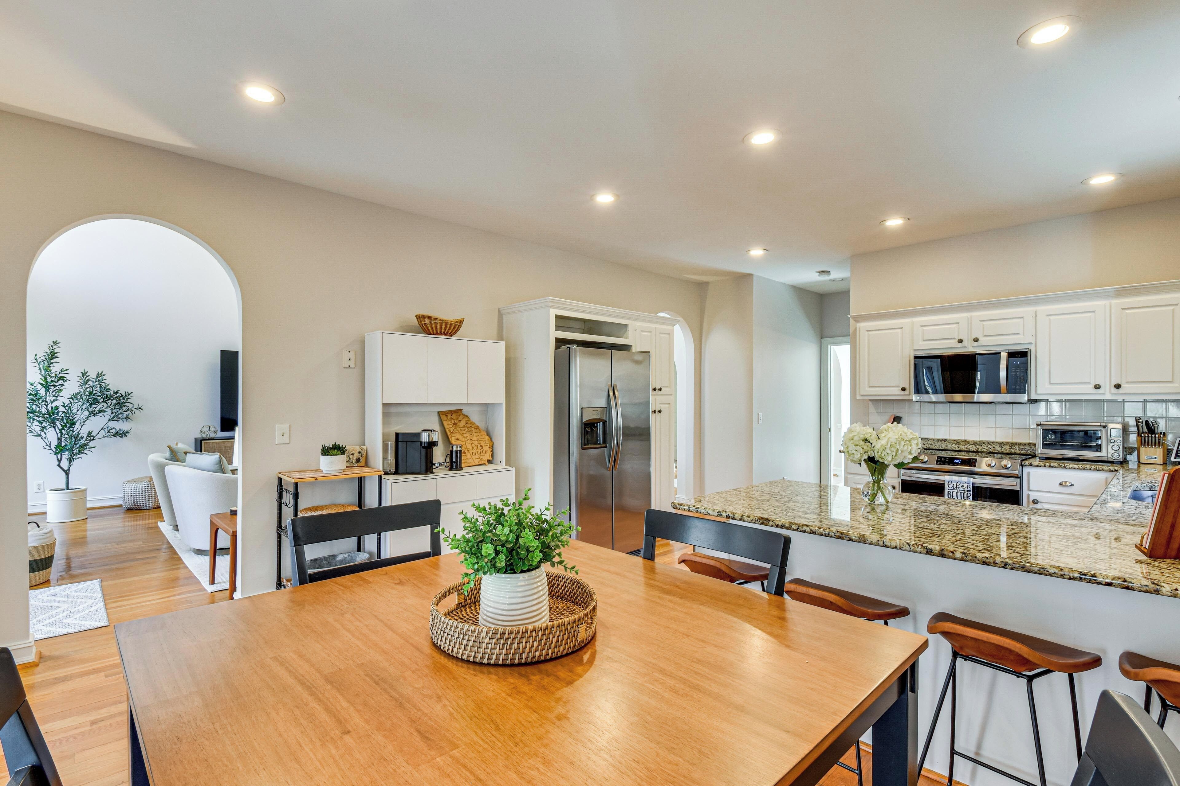 House (5 Bedrooms) | Interior