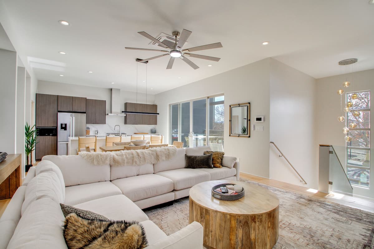 Apartment (2 Bedrooms) | Front of property