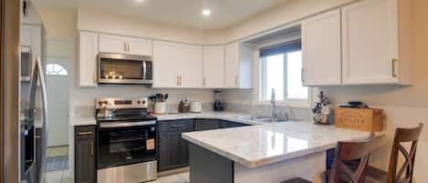 House (3 Bedrooms) | Interior