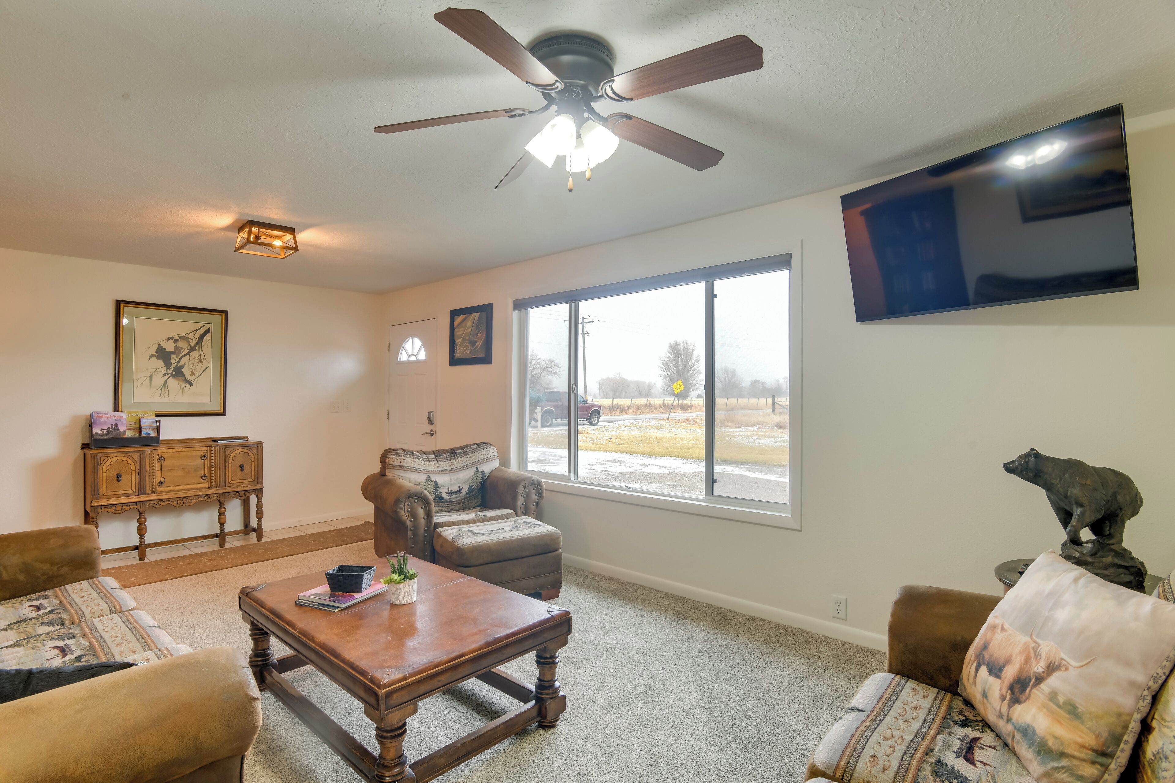 House (3 Bedrooms) | Interior