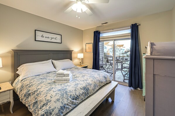 Apartment (3 Bedrooms) | Interior - Bay-n-beach! Comfy Coastal Condo in Lewes! (Lewes)