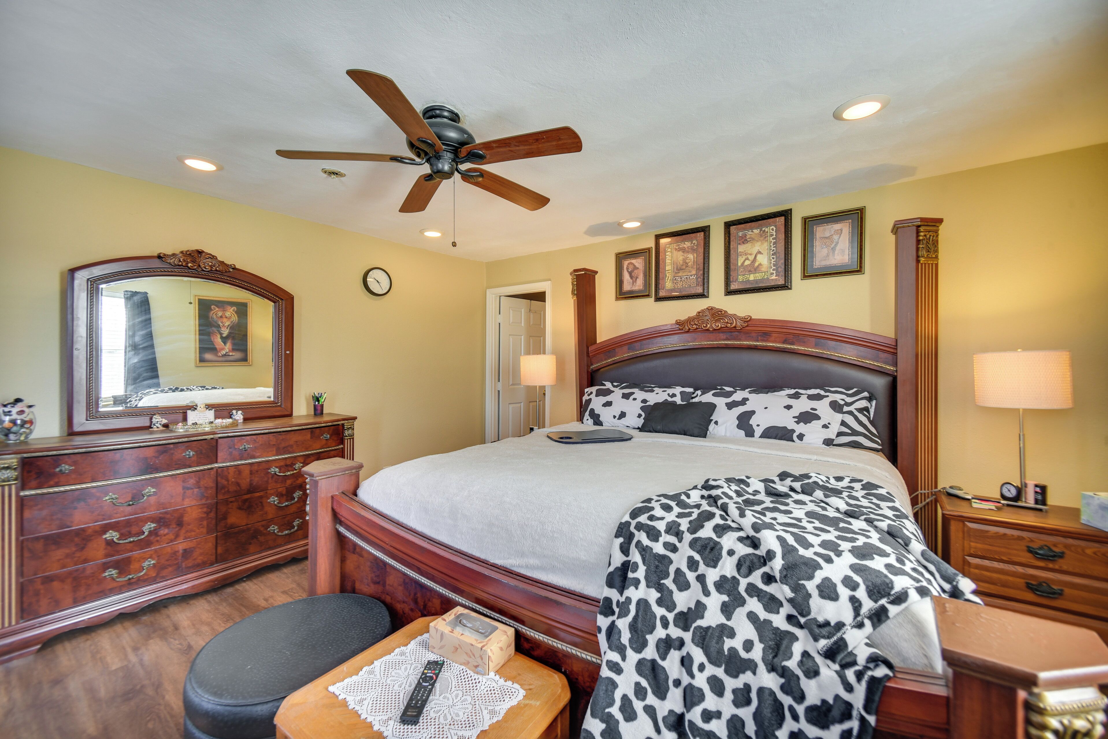 House (3 Bedrooms) | Interior