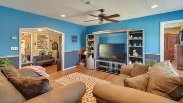 House (3 Bedrooms) | Interior