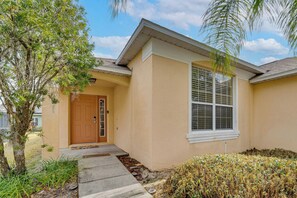 Interior - Poolside Oasis & Game Room Fun! Gem in Haines City (Haines City)
