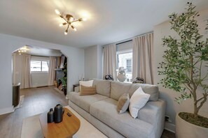 House (3 Bedrooms) | Interior - 5 Mi to PNC Park: Pittsburgh Game Day Getaway! (Pittsburgh)