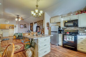 House (0 Bedroom) | Interior - Peaceful Porch! Country Stay Near Elephant Rocks (Belgrade)