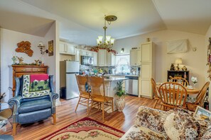 House (0 Bedroom) | Interior - Peaceful Porch! Country Stay Near Elephant Rocks (Belgrade)