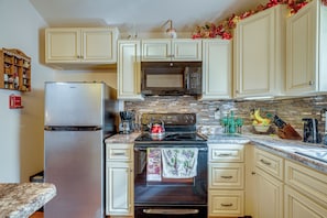 House (0 Bedroom) | Interior - Peaceful Porch! Country Stay Near Elephant Rocks (Belgrade)