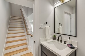 Interior - Sleek & Spacious! Prime Houston Home Near NRG (Houston)