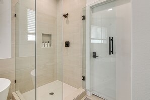 Interior - Sleek & Spacious! Prime Houston Home Near NRG (Houston)