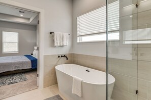 Interior - Sleek & Spacious! Prime Houston Home Near NRG (Houston)