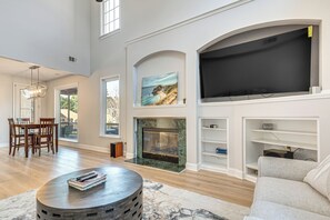 House (3 Bedrooms) | Interior - Outdoor Kitchen! Spacious Stone Mountain Retreat (Stone Mountain)