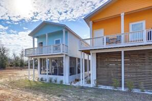House (2 Bedrooms) | Interior - Deck & Steinhatchee River Views: Family Getaway (Steinhatchee)