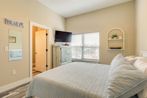 House (2 Bedrooms) | Interior - Deck & Steinhatchee River Views: Family Getaway (Steinhatchee)