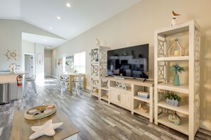 House (2 Bedrooms) | Interior - Deck & Steinhatchee River Views: Family Getaway (Steinhatchee)