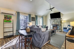 House (3 Bedrooms) | Interior - Steps to Lake! Family Haven w/ Hot Tub in Poconos (Tobyhanna)