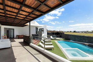 Outdoor dining - Casa Carlota by Escape Home (Puerto Calero)