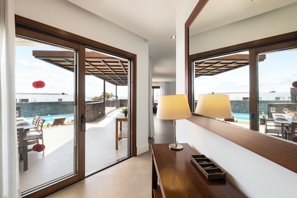 Interior - Casa Carlota by Escape Home (Puerto Calero)