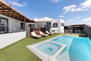 A heated pool - Casa Carlota by Escape Home (Puerto Calero)